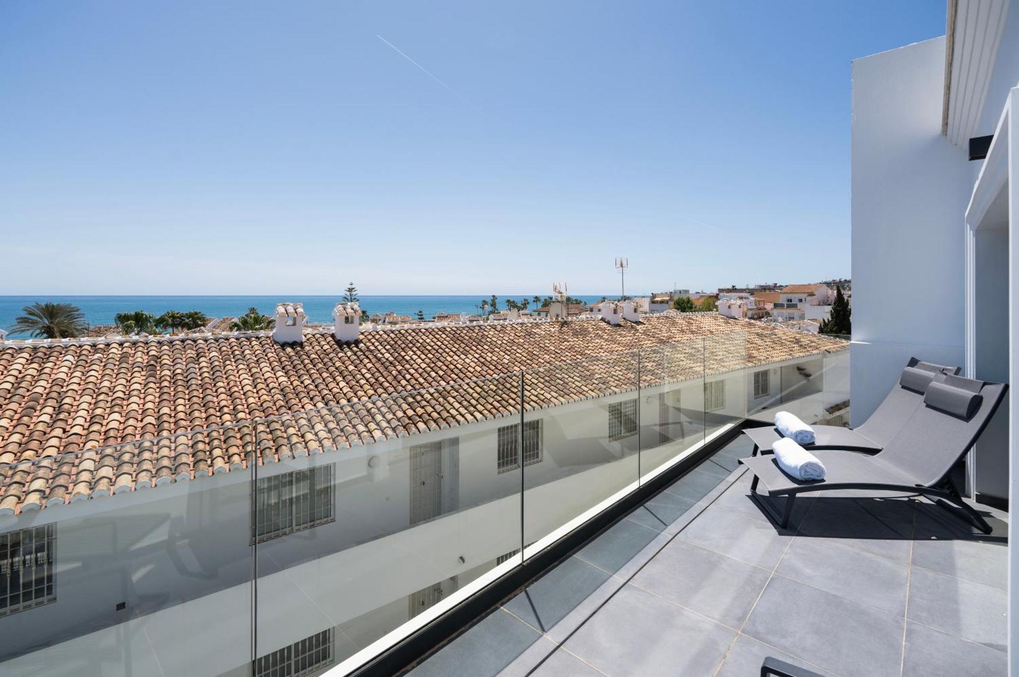 The Orange House Boutique Hotel And Upstairs Rooftop Bar Center Of La Cala De Mijas 100M From The Beach Экстерьер фото