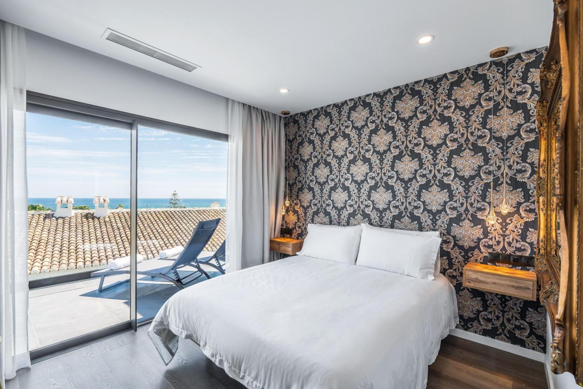 The Orange House Boutique Hotel And Upstairs Rooftop Bar Center Of La Cala De Mijas 100M From The Beach Экстерьер фото