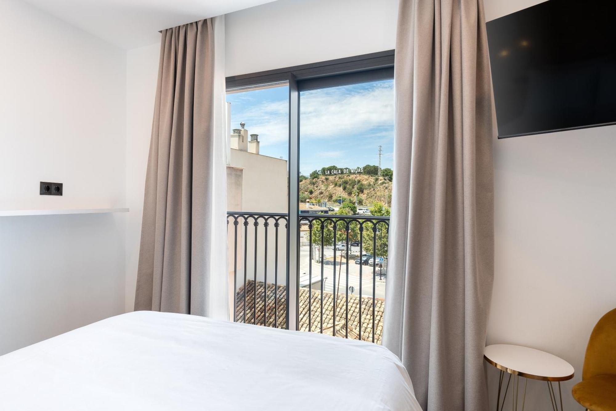 The Orange House Boutique Hotel And Upstairs Rooftop Bar Center Of La Cala De Mijas 100M From The Beach Экстерьер фото