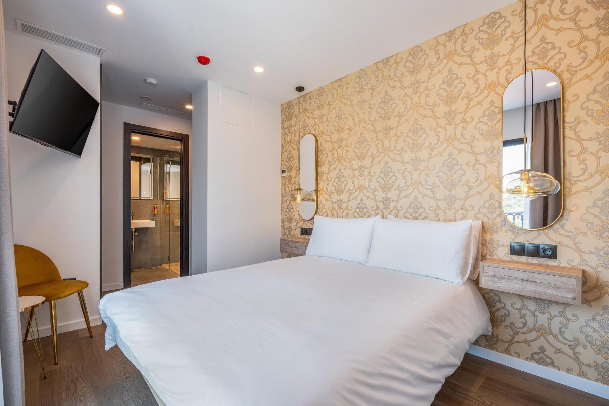 The Orange House Boutique Hotel And Upstairs Rooftop Bar Center Of La Cala De Mijas 100M From The Beach Экстерьер фото